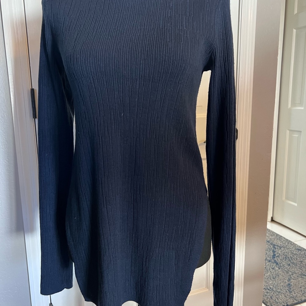 Modern Citizen M Navy/Black open hip tunic sweater